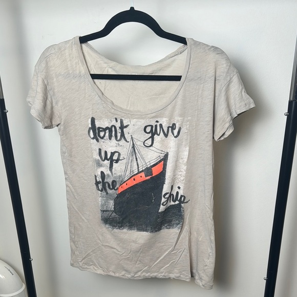 Women's J Crew Boyfriend Fit Lightweight Casual Graphic Ship Tee Size Small - Picture 1 of 6